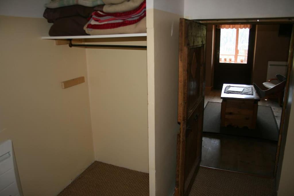 Chalet Avec Vue Sur Le Fort De Chateau Queyras エクステリア 写真